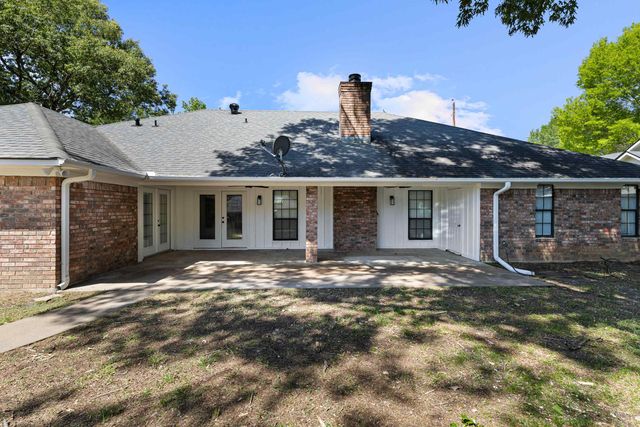 1112 Jamaica Dr, White Oak, TX 75693