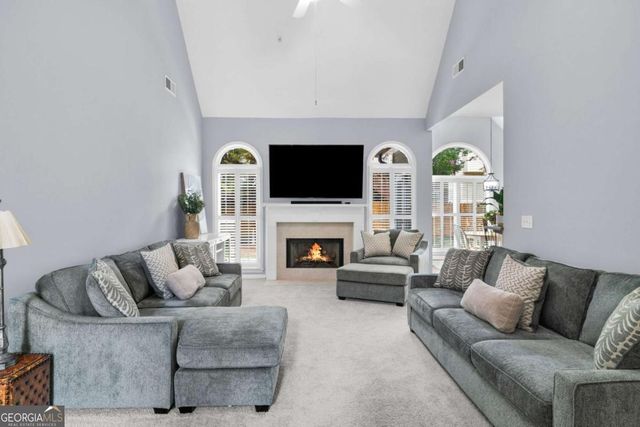 1298 Parkview Lane NW, Kennesaw, GA 30152