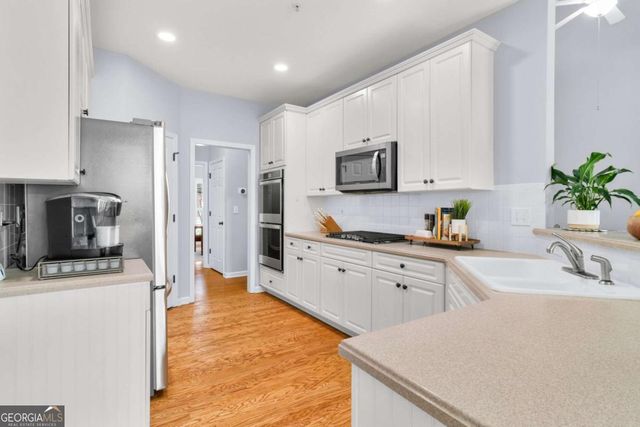 1298 Parkview Lane NW, Kennesaw, GA 30152