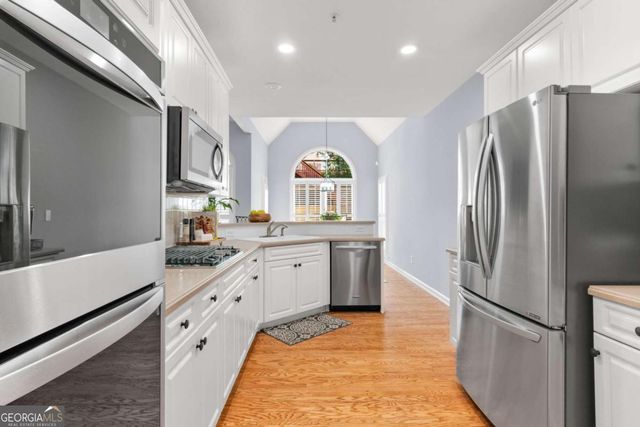1298 Parkview Lane NW, Kennesaw, GA 30152