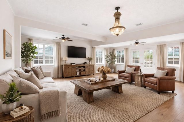 705 College Street, Montgomery, TX 77356