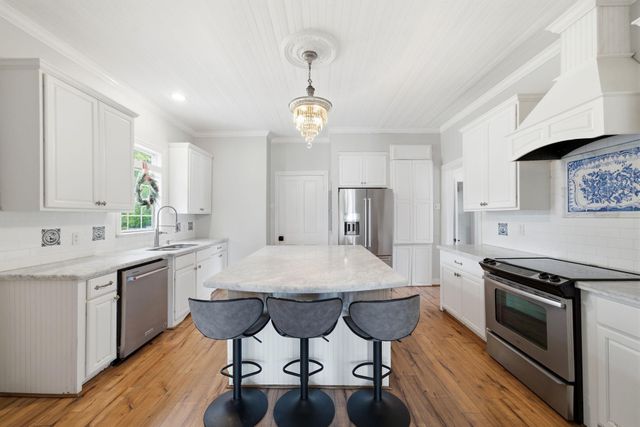 705 College Street, Montgomery, TX 77356