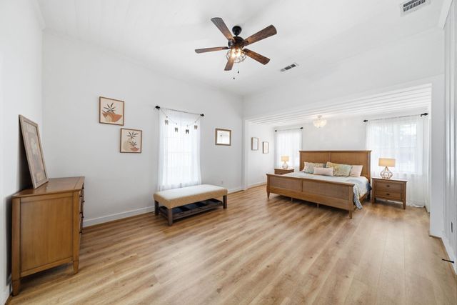 705 College Street, Montgomery, TX 77356