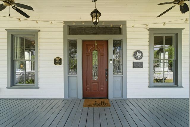 705 College Street, Montgomery, TX 77356