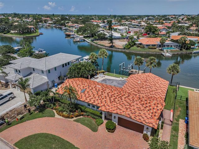2057 KANSAS AVENUE NE, St Petersburg, FL 33703