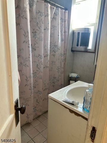 753 Myrtle St 2, Elizabeth City, NJ 07202