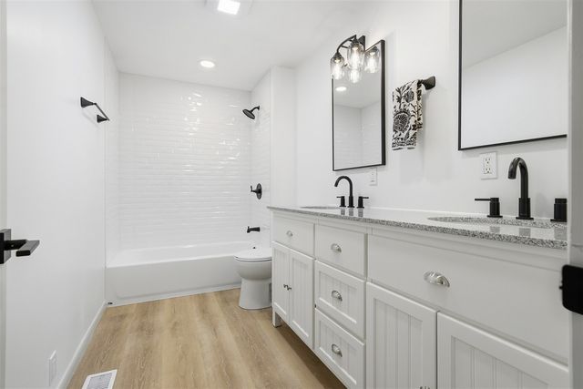 1006 S East Street, Bloomington, IL 61701