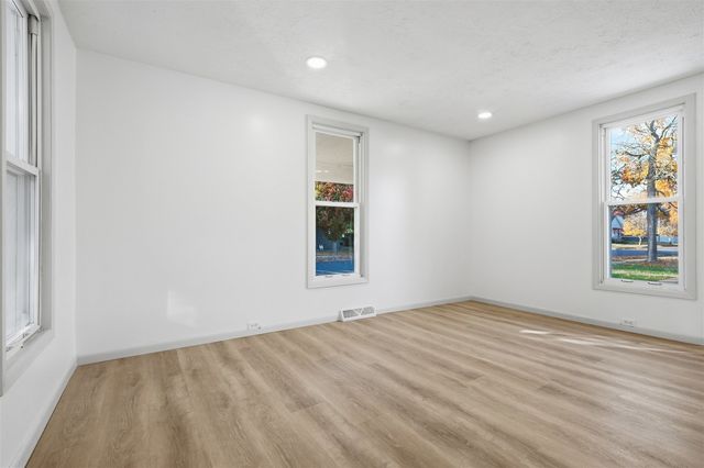 1006 S East Street, Bloomington, IL 61701