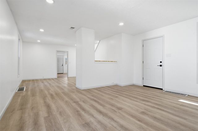 1006 S East Street, Bloomington, IL 61701