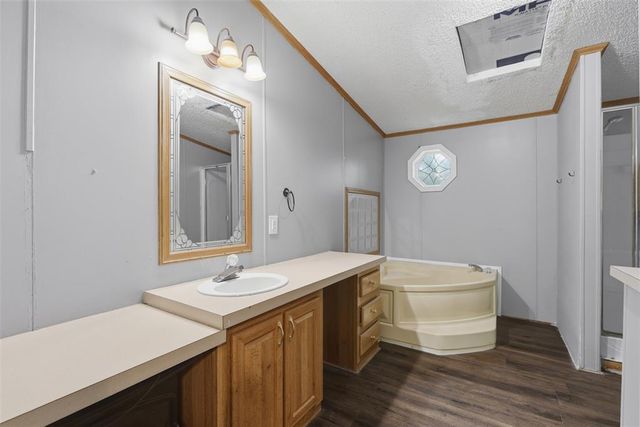 10100 Summerset Lane, Choctaw, OK 73020
