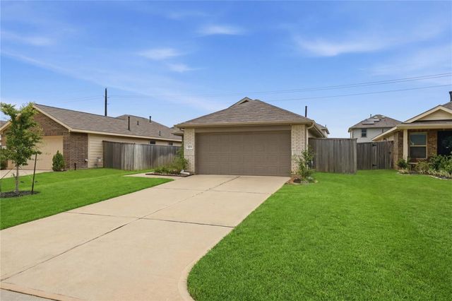 213 Rustic Ridge Circle, Magnolia, TX 77354