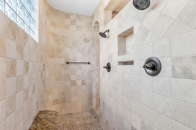 46 Lake Voyageur Drive, Spring, TX 77389