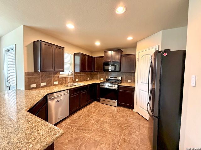 6130 HACKBERRY POND, San Antonio, TX 78244