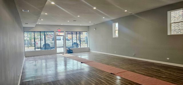 3657 W Division Street, Chicago, IL 60651