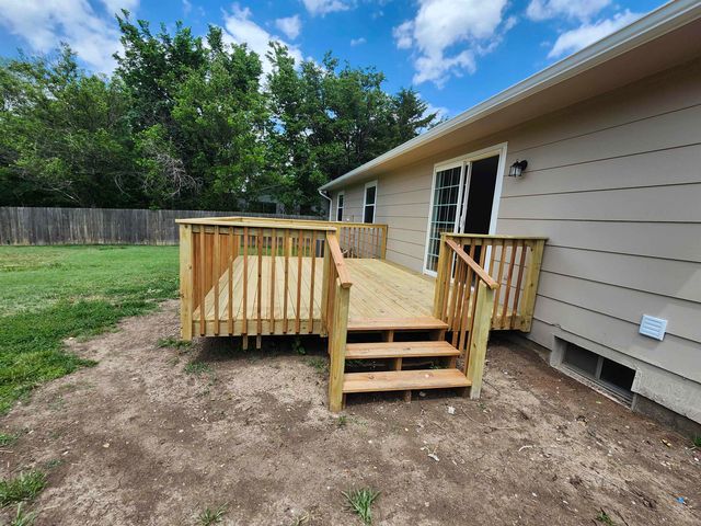 2417 N Battin Ave, Wichita, KS 67220