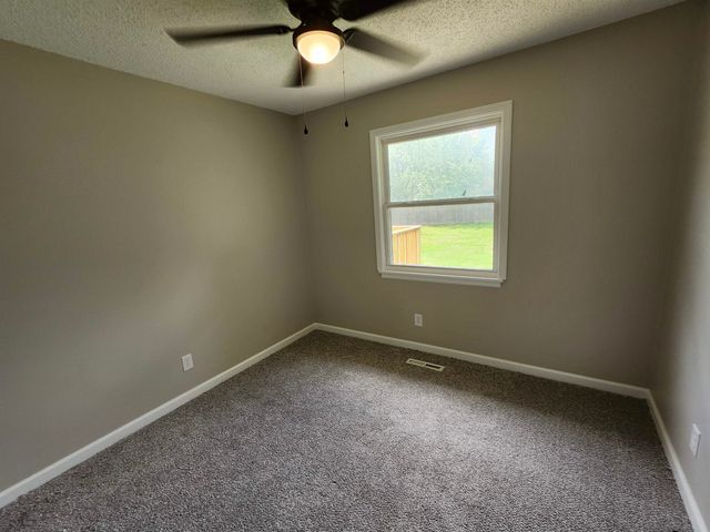2417 N Battin Ave, Wichita, KS 67220