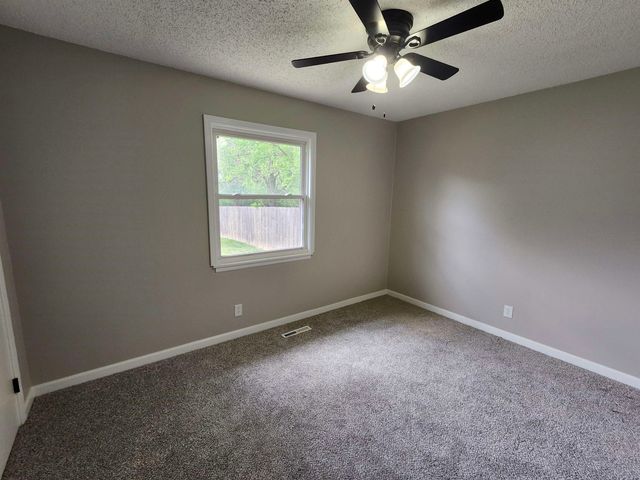 2417 N Battin Ave, Wichita, KS 67220