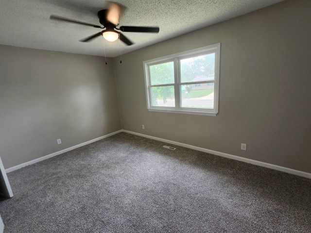 2417 N Battin Ave, Wichita, KS 67220