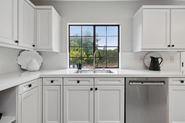 50 Los Altos Avenue, Los Altos, CA 94022