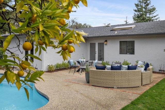 50 Los Altos Avenue, Los Altos, CA 94022