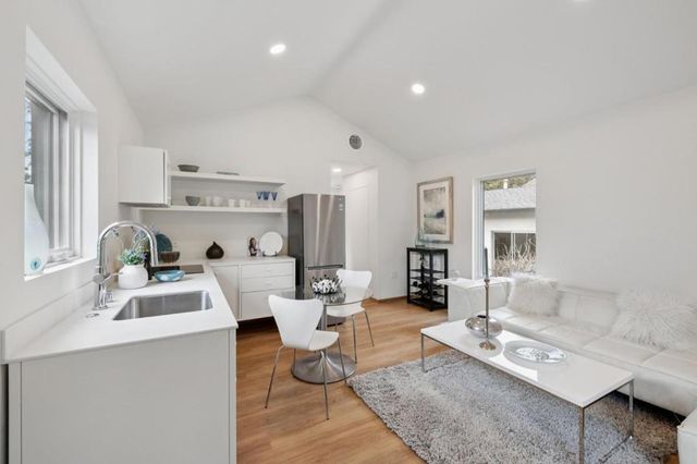 50 Los Altos Avenue, Los Altos, CA 94022