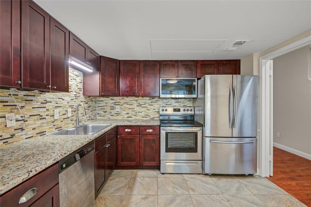 850 Threadneedle Street 79, Houston, TX 77079