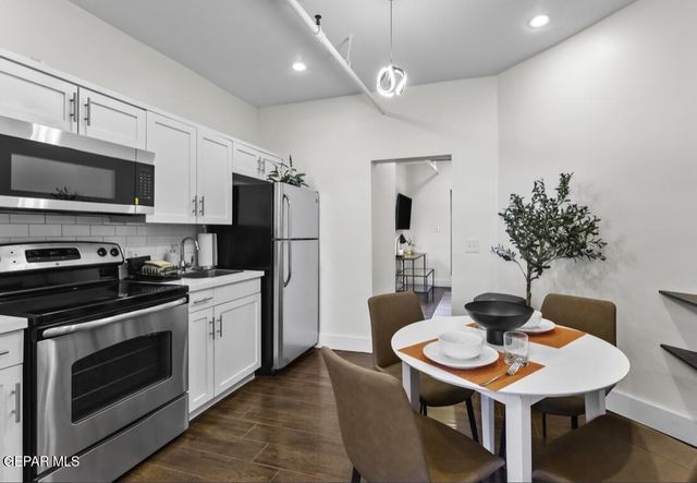 513 W SAN ANTONIO Avenue, El Paso, TX 79901