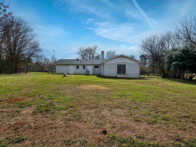 15183 FM 16 E, Winona, TX 75792