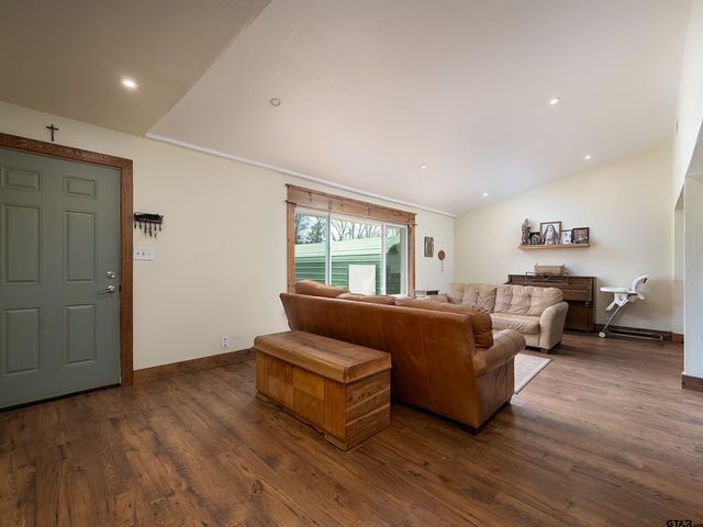 15183 FM 16 E, Winona, TX 75792