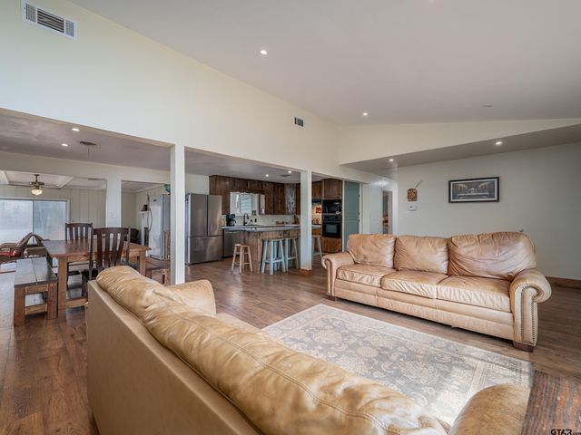 15183 FM 16 E, Winona, TX 75792