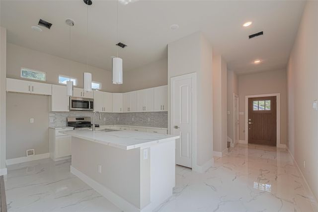 7207 Force Street, Houston, TX 77020