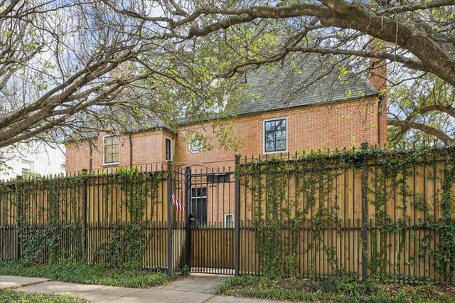 1117 Banks, Houston, TX 77006