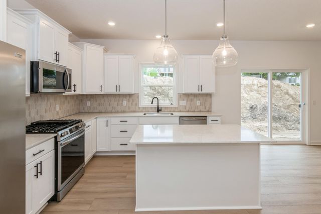 4921 Noble Drive NW, Rochester, MN 55901