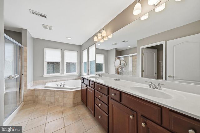 3832 BRAVEHEART DR, Frederick, MD 21704