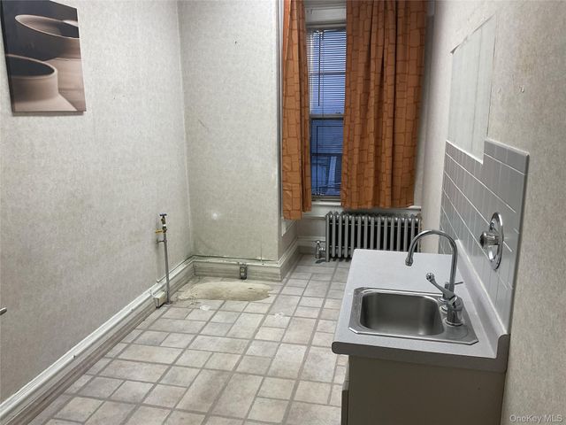 20 S Main Street, Spring Valley, NY 10977