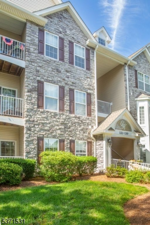 130 Barrister Dr 130, Butler Boro, NJ 07405