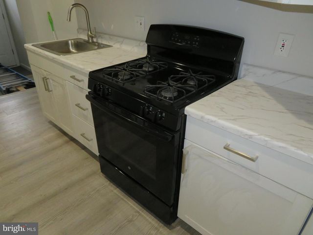 42 S MANSION AVE, Atlantic City, NJ 08401