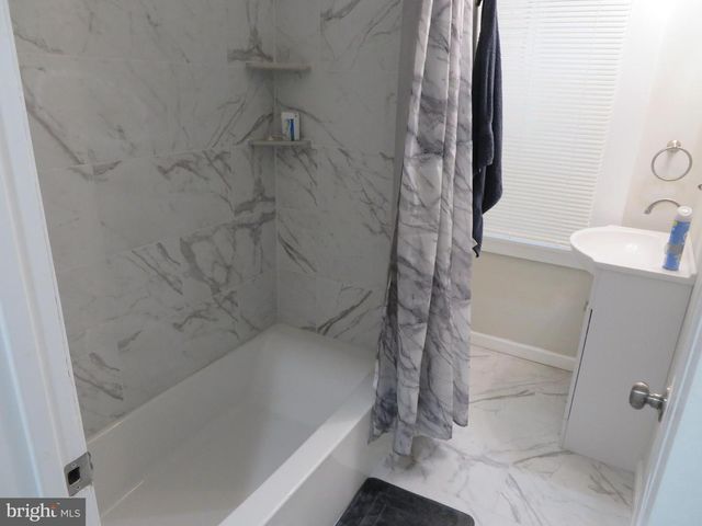 42 S MANSION AVE, Atlantic City, NJ 08401