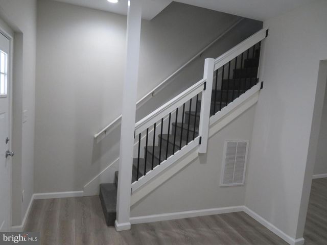 42 S MANSION AVE, Atlantic City, NJ 08401