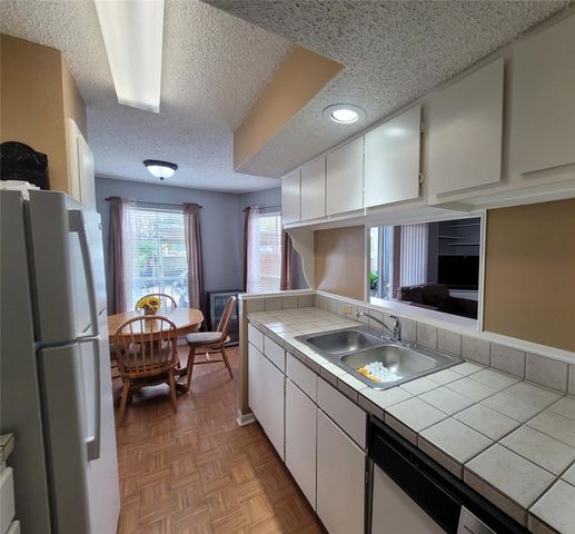 3919 Fairmont Parkway 255, Pasadena, TX 77504