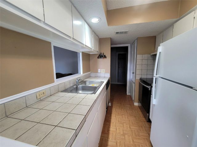 3919 Fairmont Parkway 255, Pasadena, TX 77504