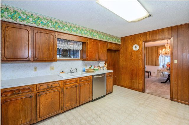 3649 Memorial Boulevard, Port Arthur, TX 77640