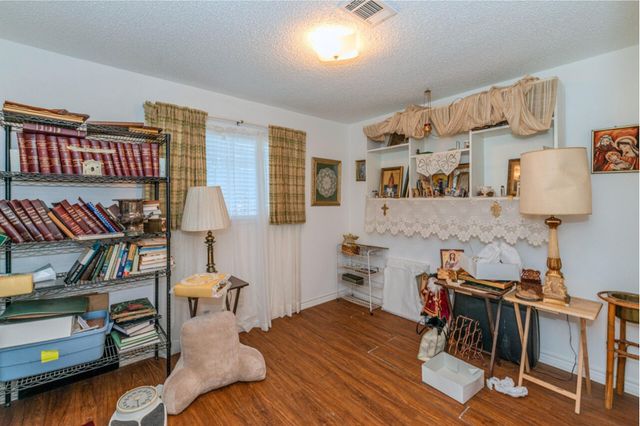 3649 Memorial Boulevard, Port Arthur, TX 77640