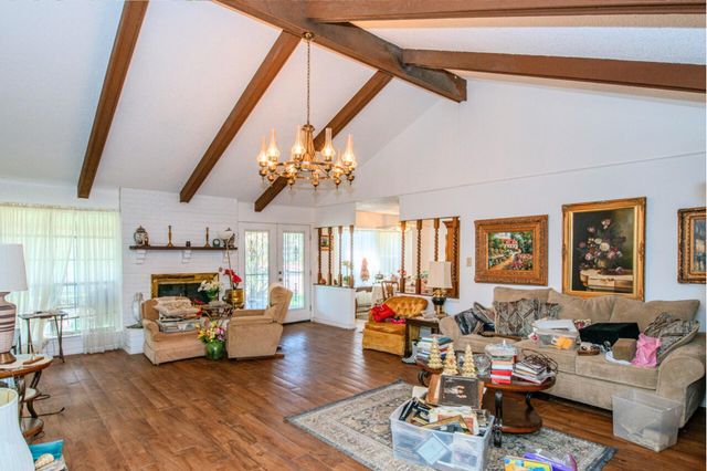 3649 Memorial Boulevard, Port Arthur, TX 77640