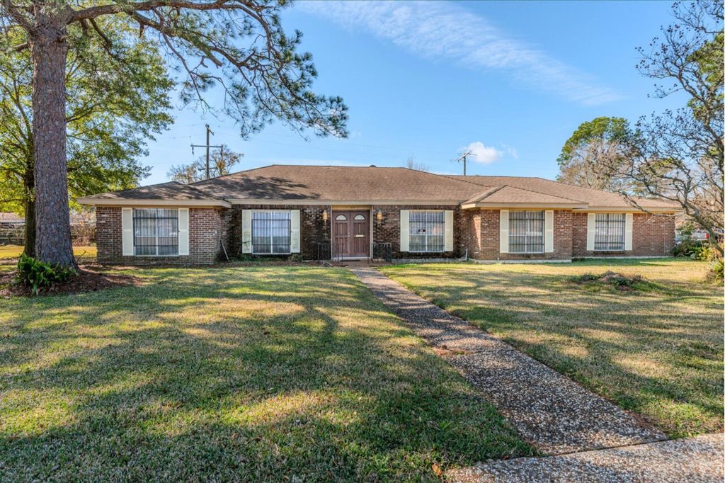 3649 Memorial Boulevard, Port Arthur, TX 77640