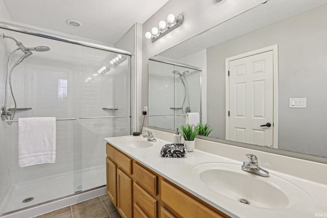 5703 Polk Dr Unit 203, Noblesville, IN 46062