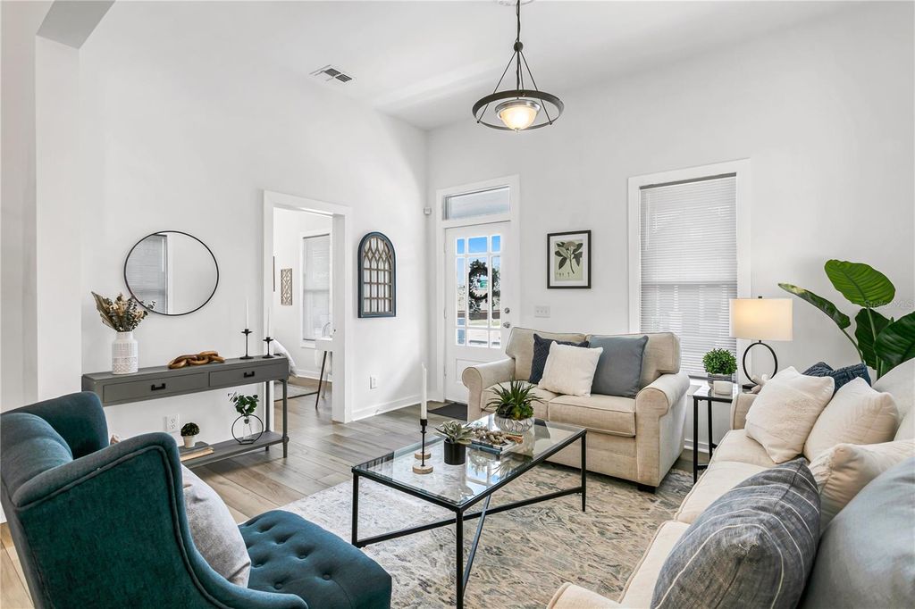 Image 6 of property listing at 2601 N 19TH STREET, Tampa, FL 33605