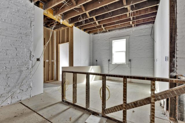 824 Oak Street, Columbus, OH 43205