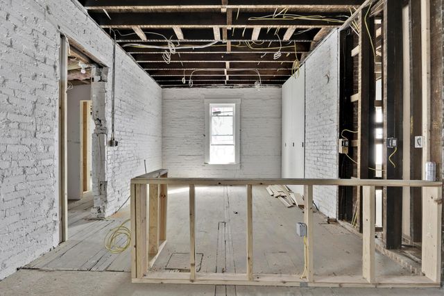 824 Oak Street, Columbus, OH 43205