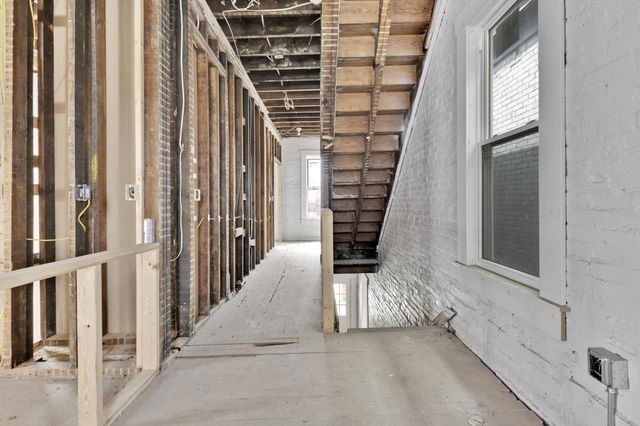 824 Oak Street, Columbus, OH 43205